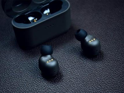 獨(dú)特的藍(lán)牙耳機(jī)設(shè)計讓您可以聆聽不同的聲音。